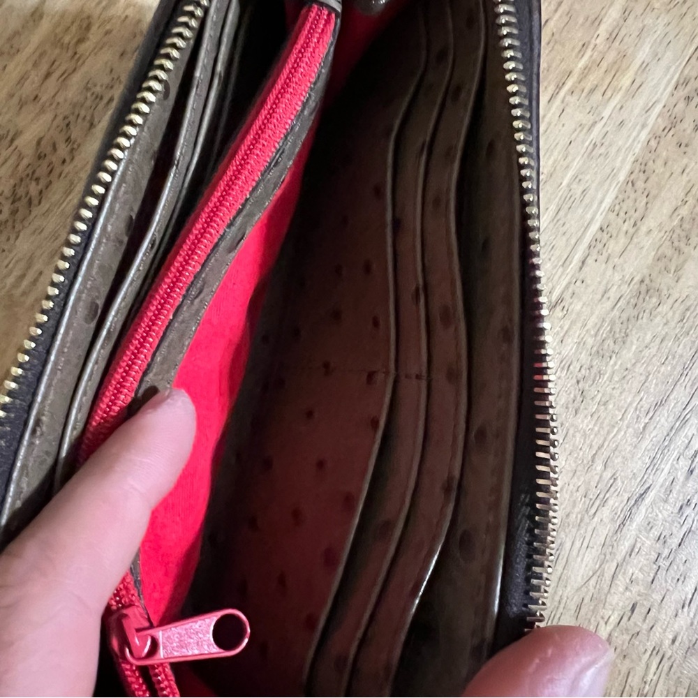Dooney & Bourke Ostrich Embossed Leather Zip Around Wallet Brown Red Interior - Picture 4 of 6